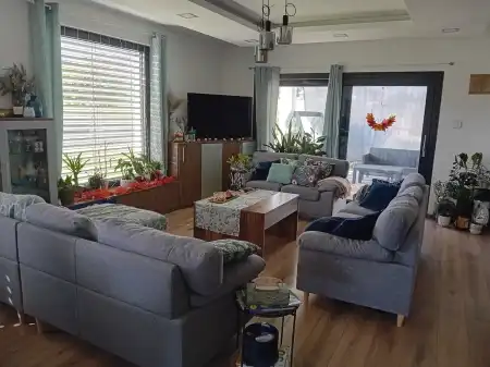 Eladó családi ház, Boncodfölde 4 szoba 255 m² 143.9 M Ft